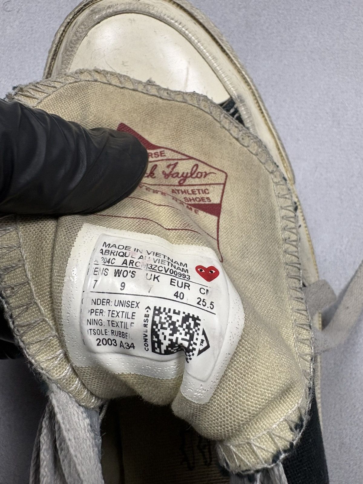 Comme des Garcons Comme des Garcons Converse Hi Top Sneakers Chuck Taylor Size US 7 / EU 40 - 14 Thumbnail