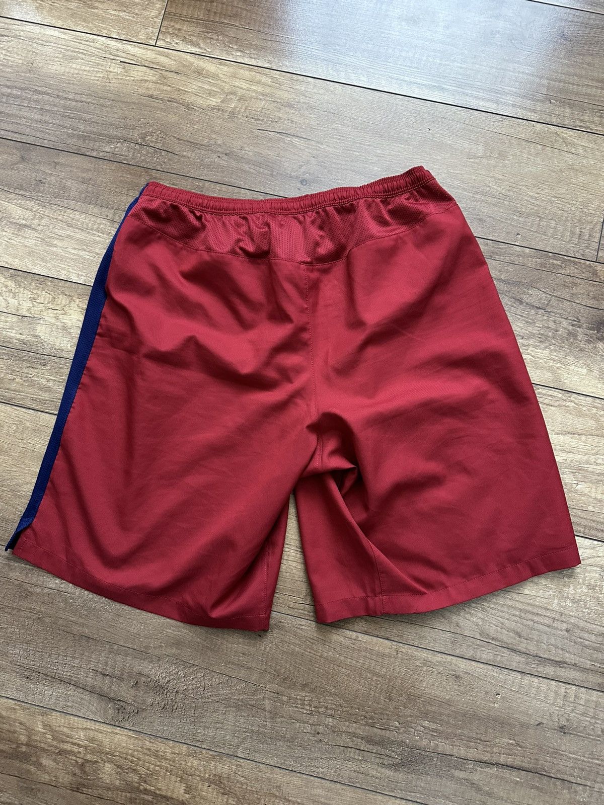 Nike Nike FC Barcelona Soccer Shorts Size US 34 / EU 50 - 2 Thumbnail