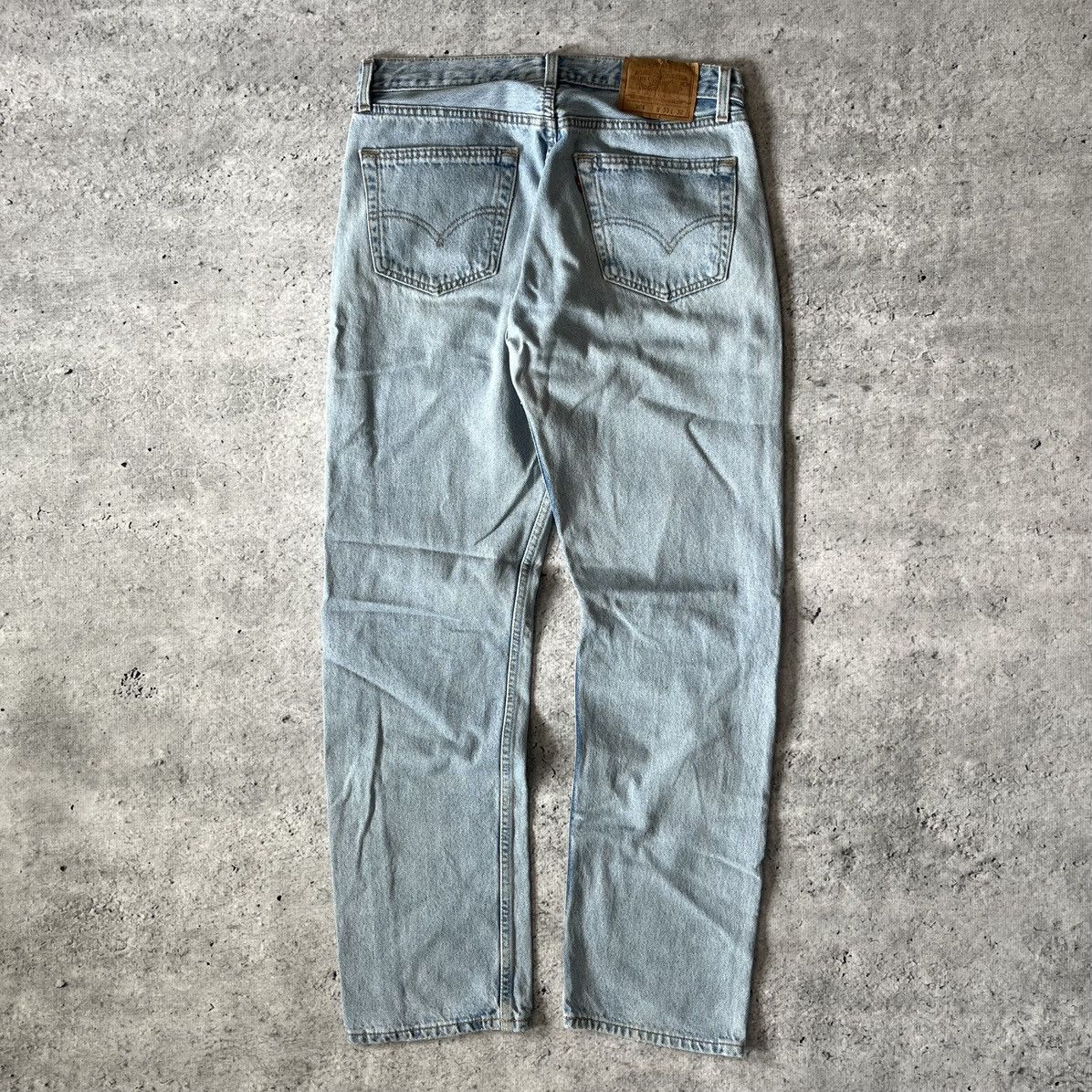 Levi's Levis 501 denim jeans 33x32 baby blue 90s made jn usa Size US 33 - 1 Thumbnail