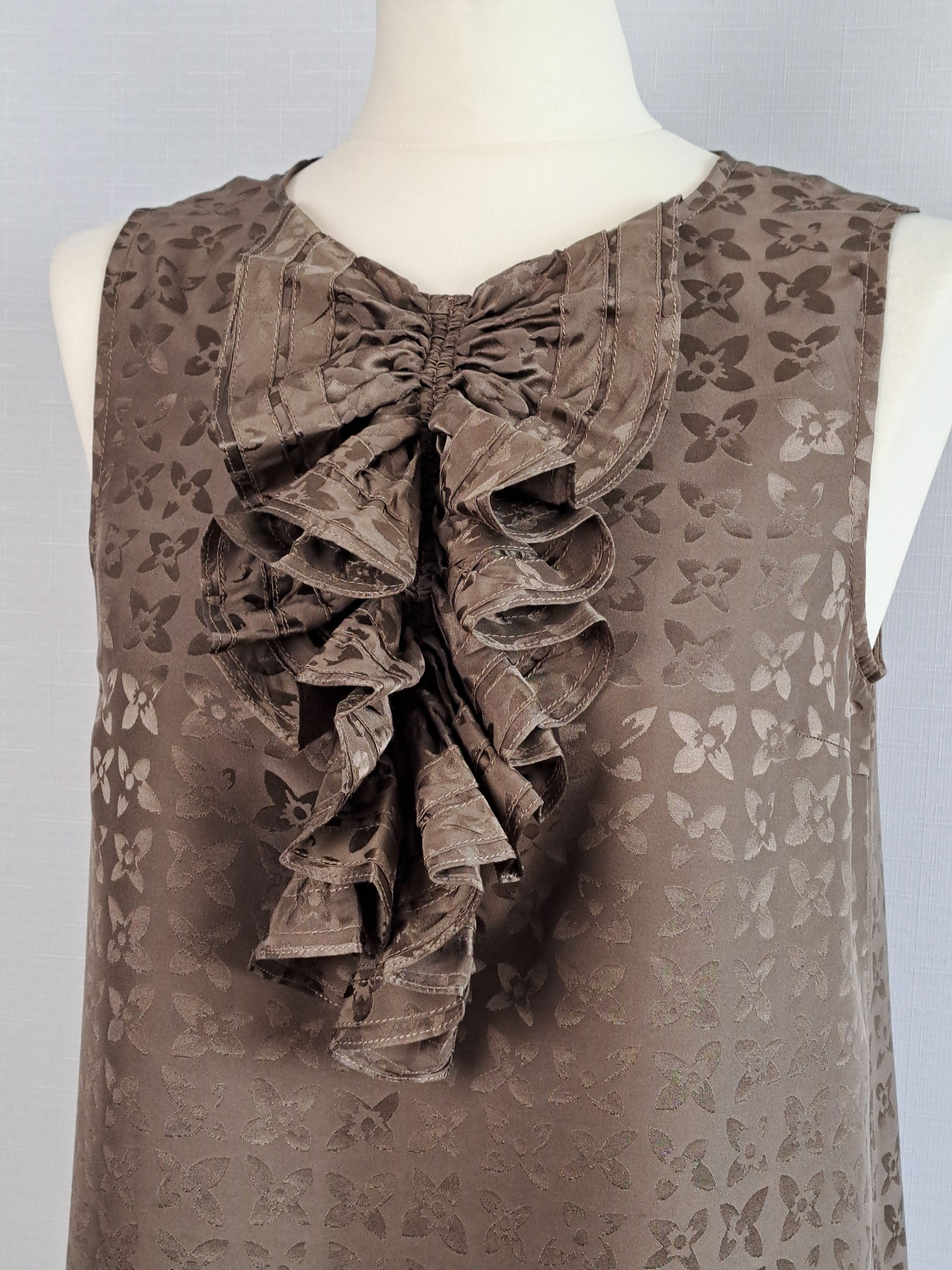 Marc by Marc Jacobs Marc by Marc Jacobs ruffle silk blouse. Size XS Size XS / US 0-2 / IT 36-38 - 3 Thumbnail