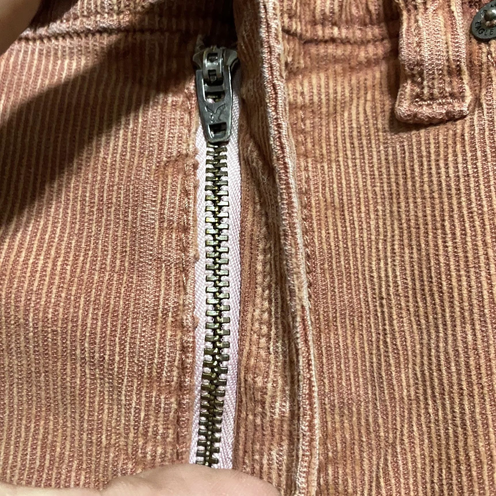 American Eagle Outfitters American Eagle Corduroy Jeans Womens 6 Pink Mom High Rise Straight Stretch Logo Pockets Zipper Button Cotton Spandex Denim N/A Size 28" / US 6 / IT 42 - 7 Thumbnail