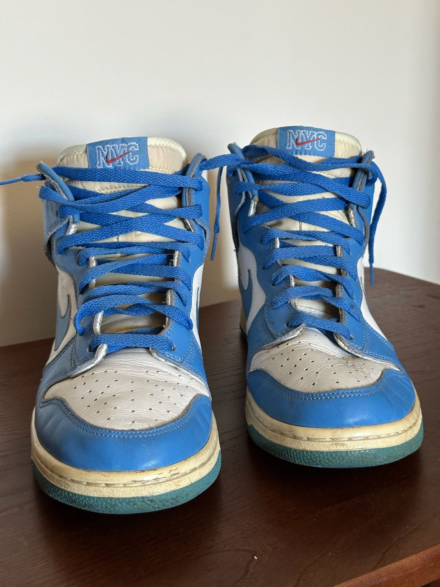 Nike 1999 Nike Dunk High LE White Carolina Blue UNC NYC Size US 11 / EU 44 - 6 Thumbnail