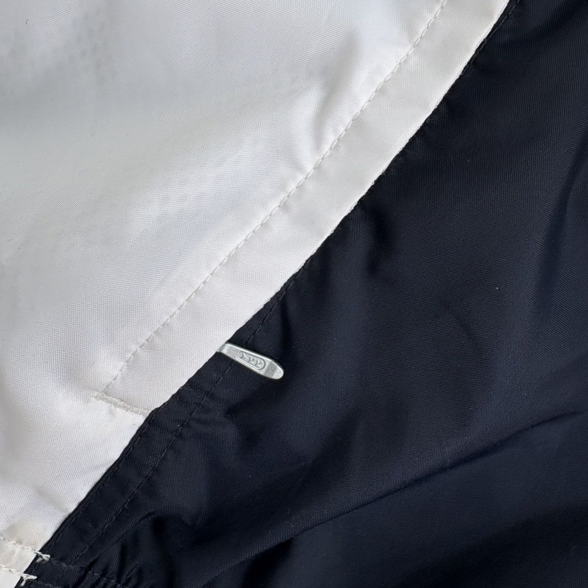 Nike × Vintage Vintage Nike Blue and White Windbreaker Jacket Athletic XL Size US XL / EU 56 / 4 - 14 Thumbnail