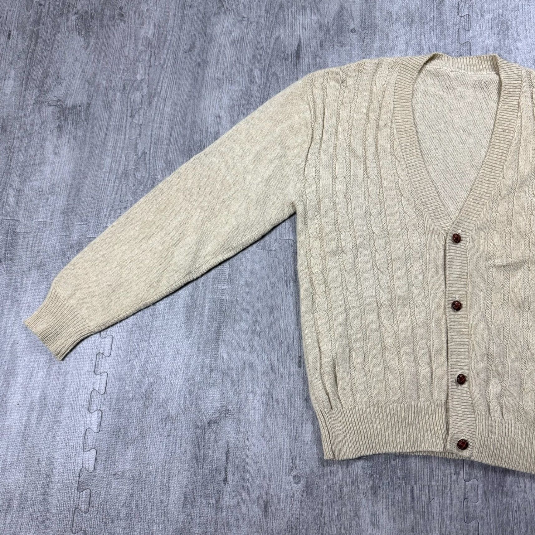 Vintage VINTAGE Lambswool Cable Knit Cardigan Sweater Oatmeal Adult Large Preppy Mens Size US L / EU 52-54 / 3 - 4 Thumbnail