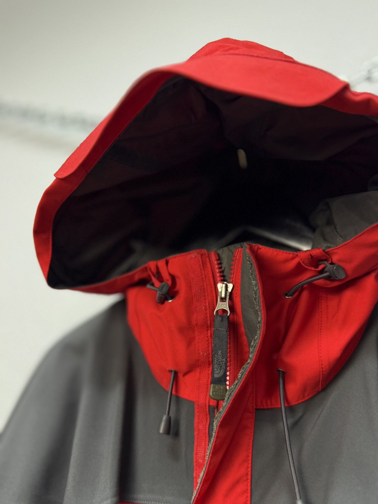 The North Face Vintage The north Face Gore-Tex Red Outdoor Arcteryx Style Size US M / EU 48-50 / 2 - 24 Thumbnail