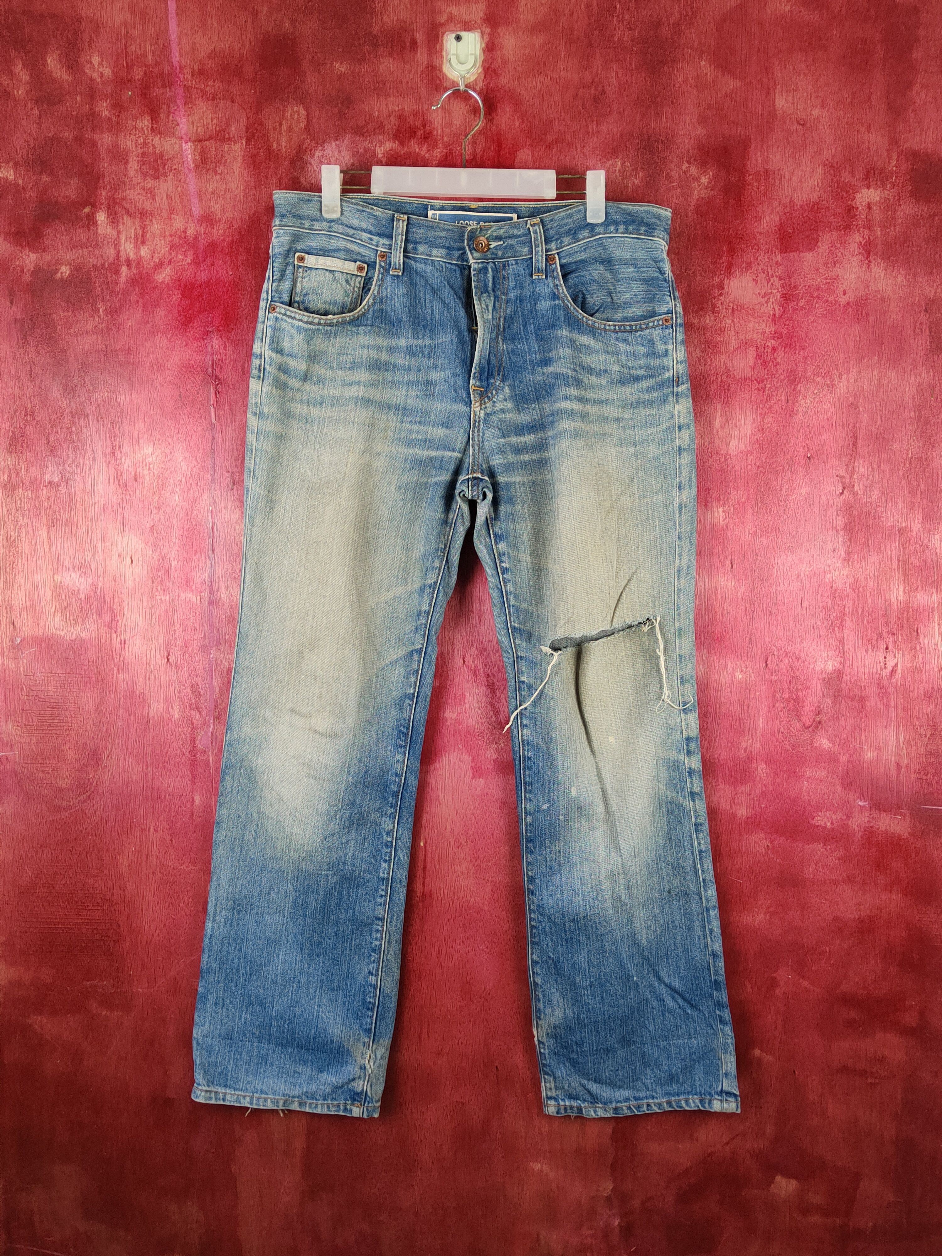 image of Distressed Denim x Gap Dark Blue Faded Distressed Ripped Jeans S2244 in Dark Blue Denim (Size 33)