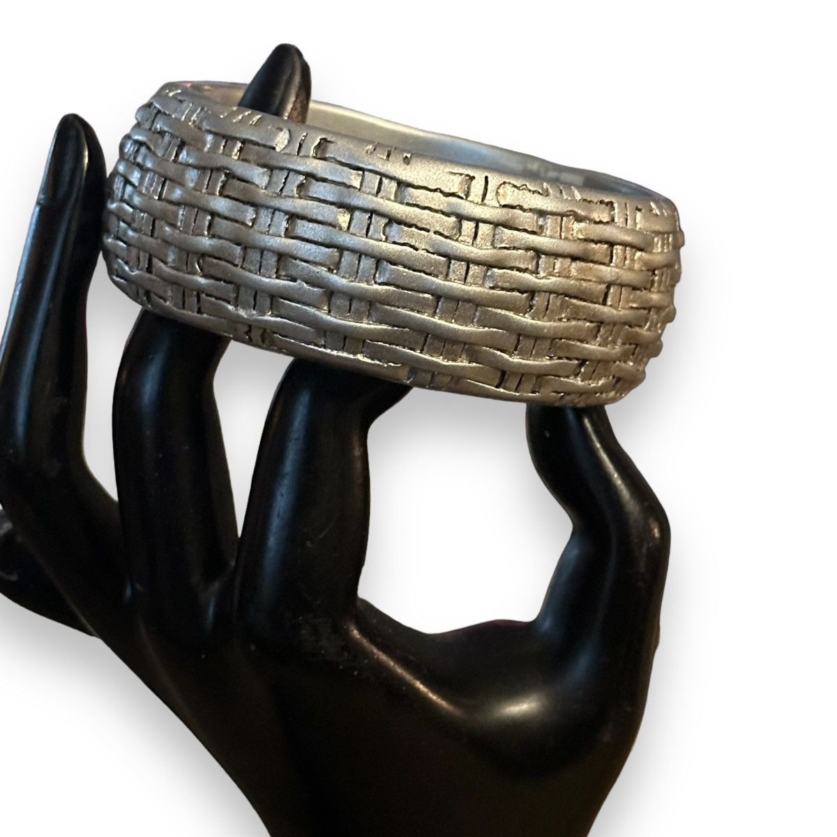 Other Resin basketweave chunky silver bangle bracelet Size ONE SIZE - 3 Thumbnail