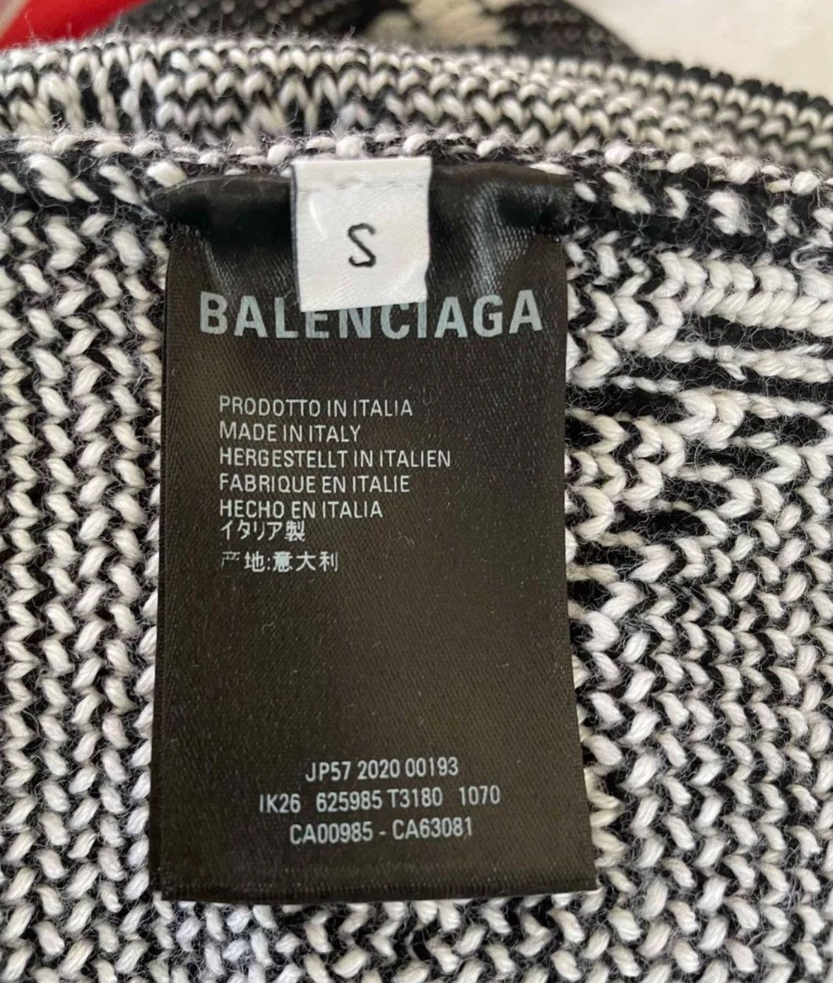 Balenciaga Balenciaga relief sweater2412-Nextarrow Size US S / EU 44-46 / 1 - 6 Thumbnail