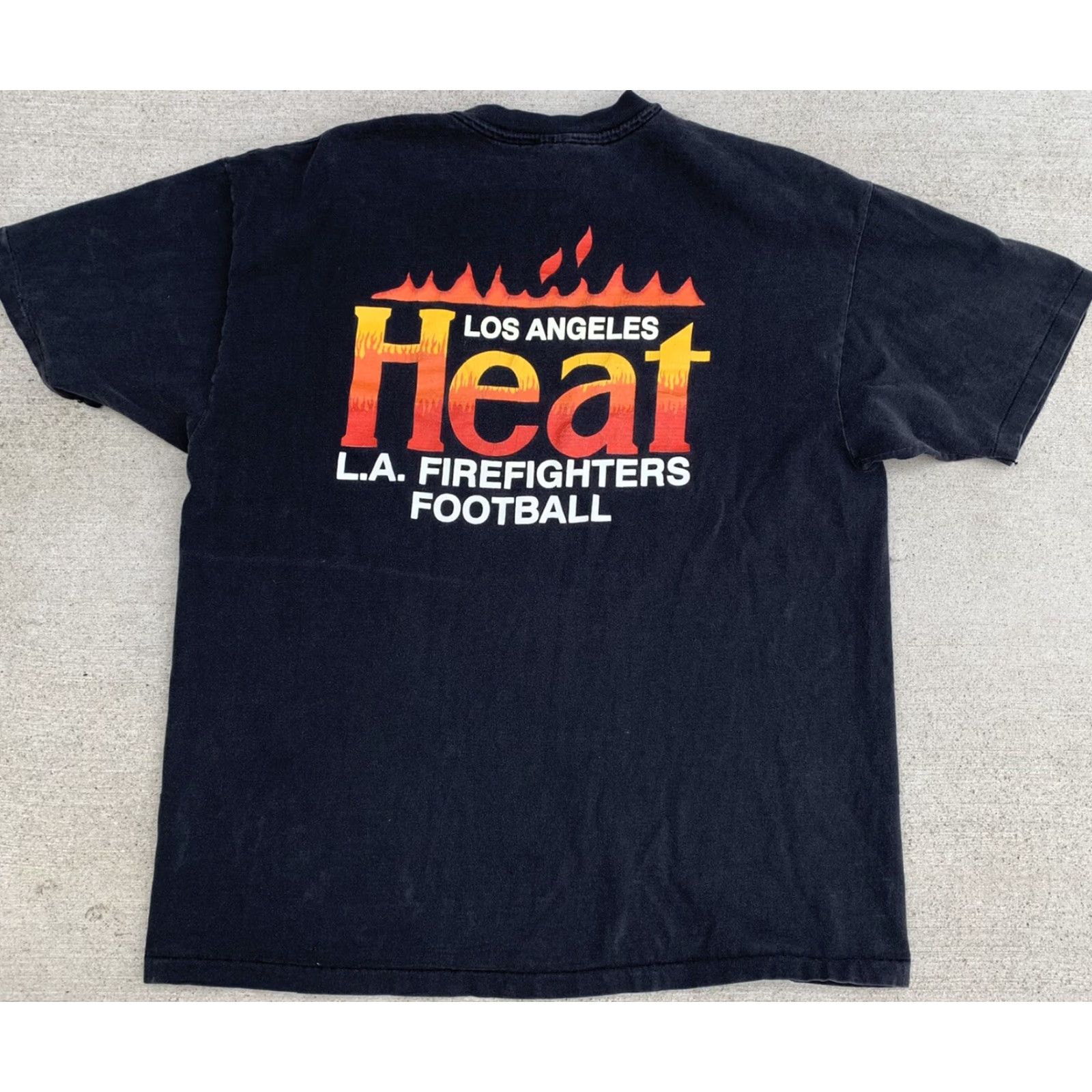 Hanes VINTAGE Hanes Football t-shirt XL Men Black Los Angeles Heat LA Firefighters FOOTBALL | Graphic Tee | Short Sleeve | Cotton Size US XL / EU 56 / 4 - 3 Thumbnail