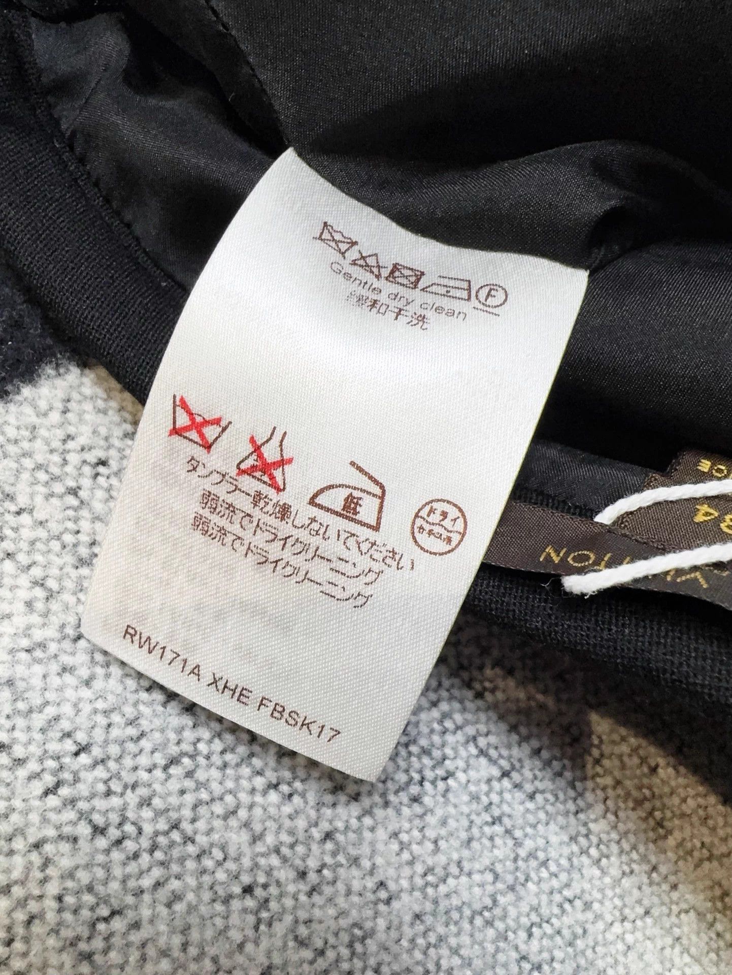 Louis Vuitton LV Black Mini Skirt Silver Buttons 34M Mint In Stock Size 25" / US 0 / IT 36 - 6 Thumbnail