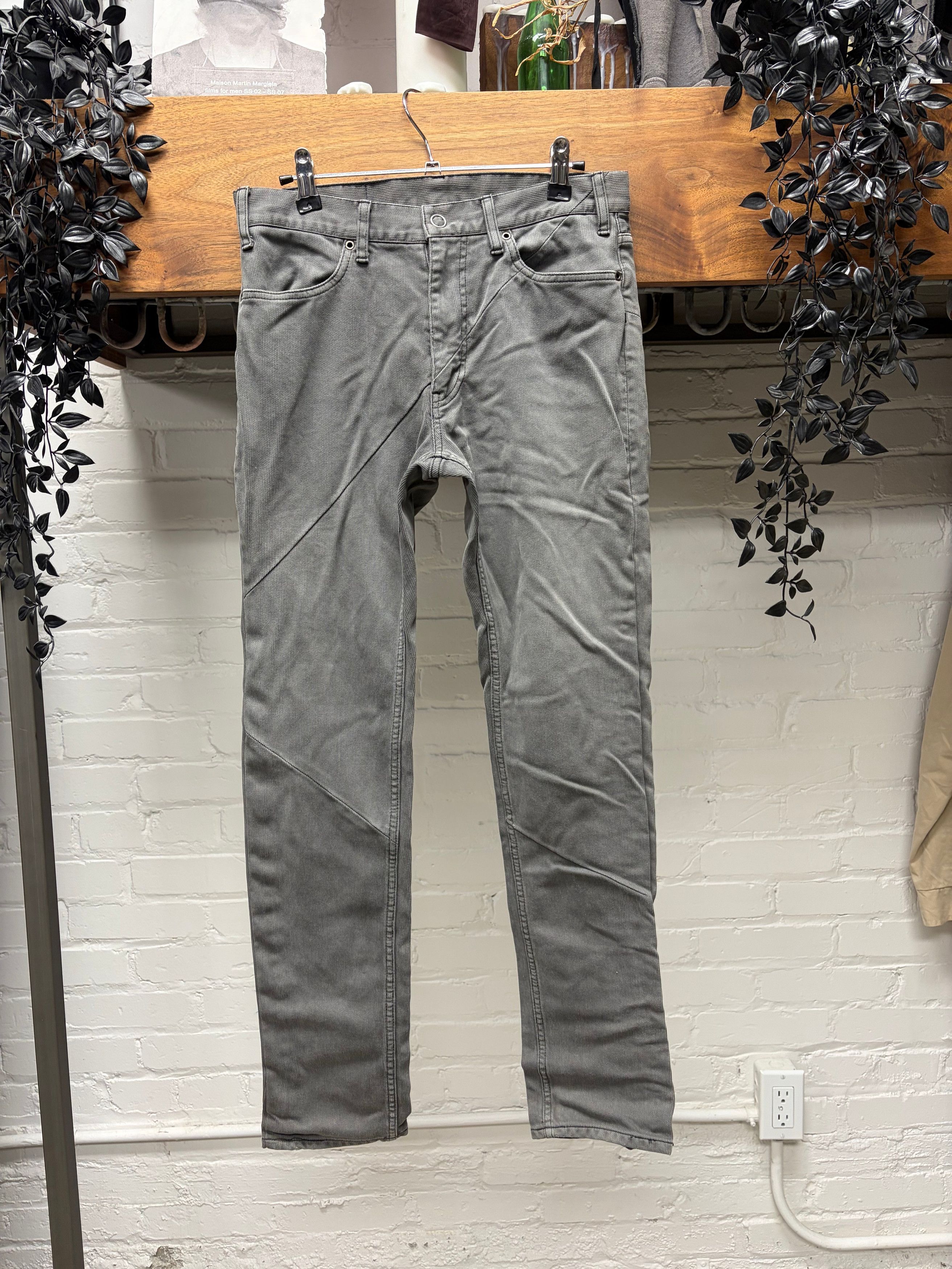 Undercover AW2010 Undercover ‘Reverse Running’ Darted Grey Skinny Jeans Size US 30 / EU 46 - 1 Thumbnail