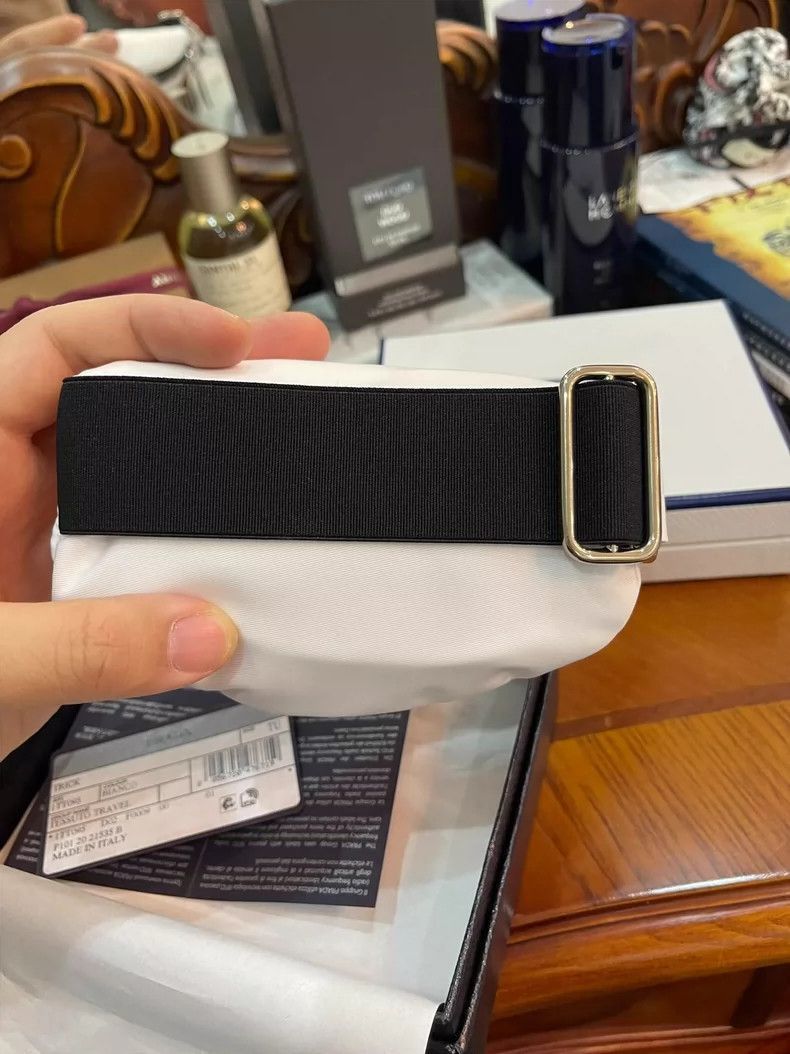 Prada Prada Wrist Bag with Classic Logo Design-2506 Size ONE SIZE - 4 Thumbnail