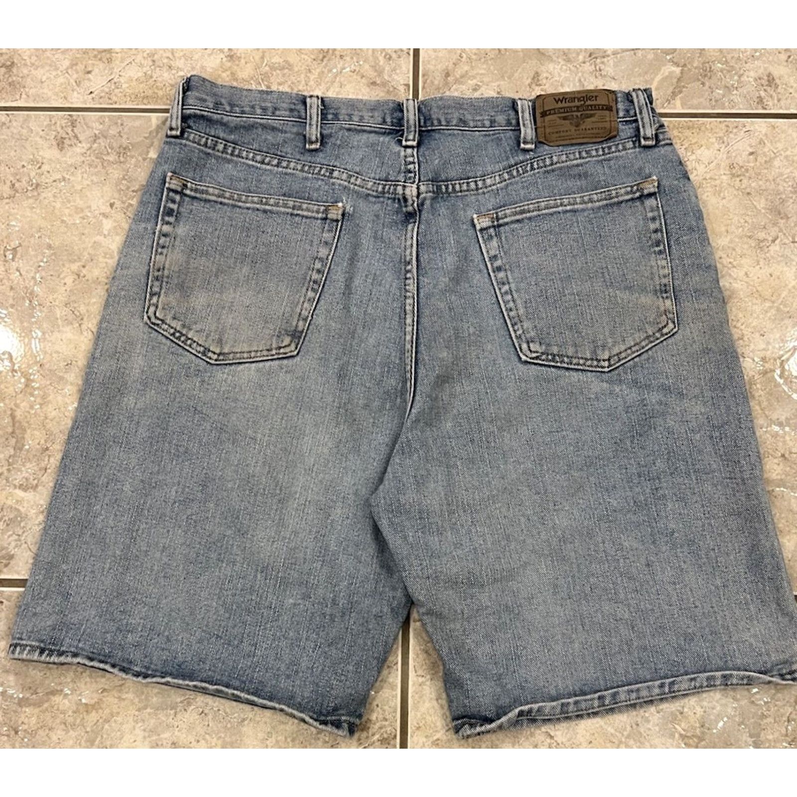 Wrangler VTG Wrangler Blue Denim 36 Jorts Bermuda Distressed 10" Inseam Relaxed Mens 90s Y2K Vintage Work Wear Jeans Shorts Size US 36 / EU 52 - 2 Thumbnail