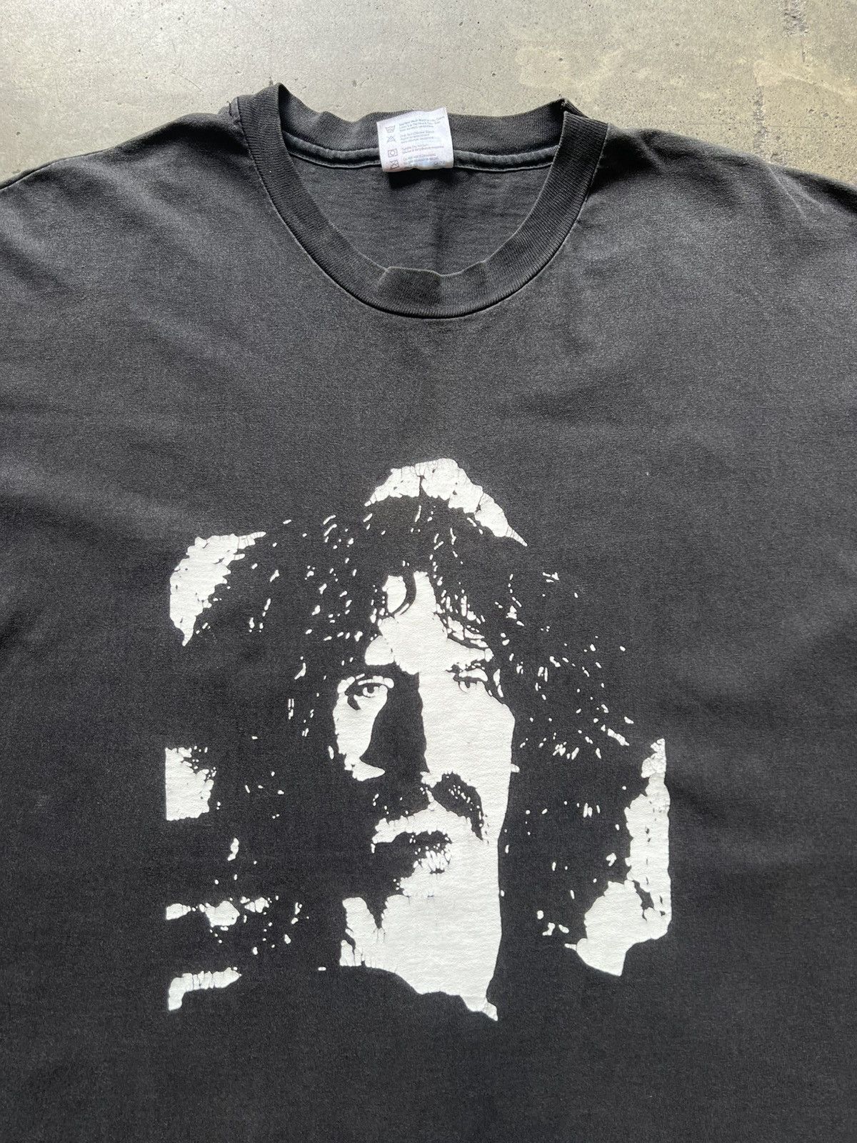 Band Tees × Vintage ‘90s Frank Zappa And The Mothers Of Invention Tee Shirt Size US XL / EU 56 / 4 - 3 Thumbnail