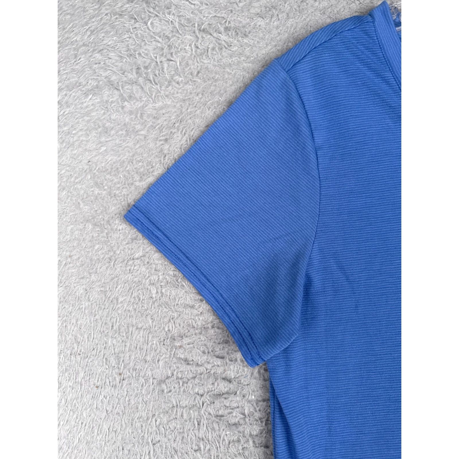 The North Face The North Face T-Shirt Women Large Blue Stripe Short Sleeve V-Neck Polyester Read Size L / US 10 / IT 46 - 3 Thumbnail