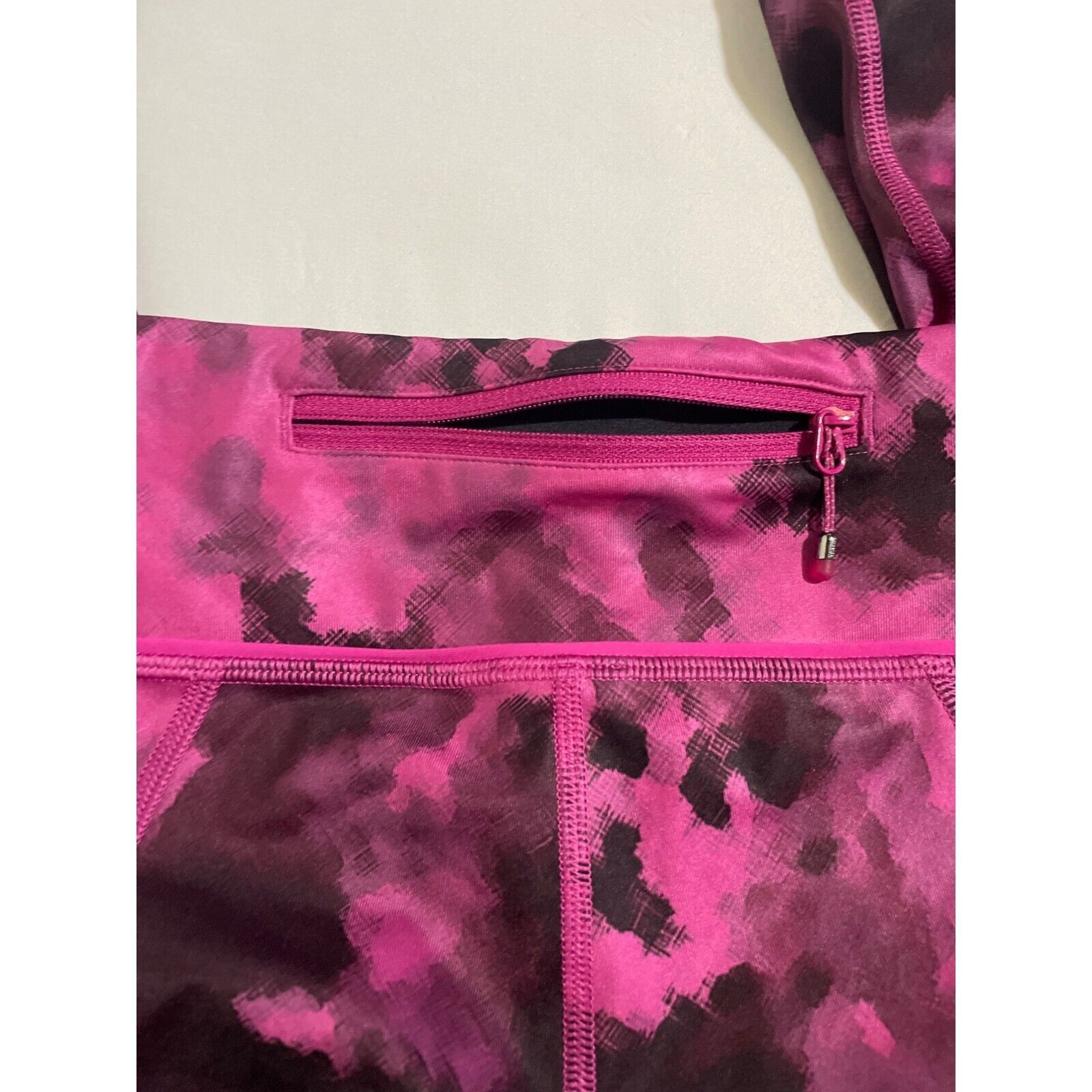 Lululemon Lululemon Leggings Pace Rival Crop Pixie Raspberry Size 6 Size 28" / US 6 / IT 42 - 3 Thumbnail