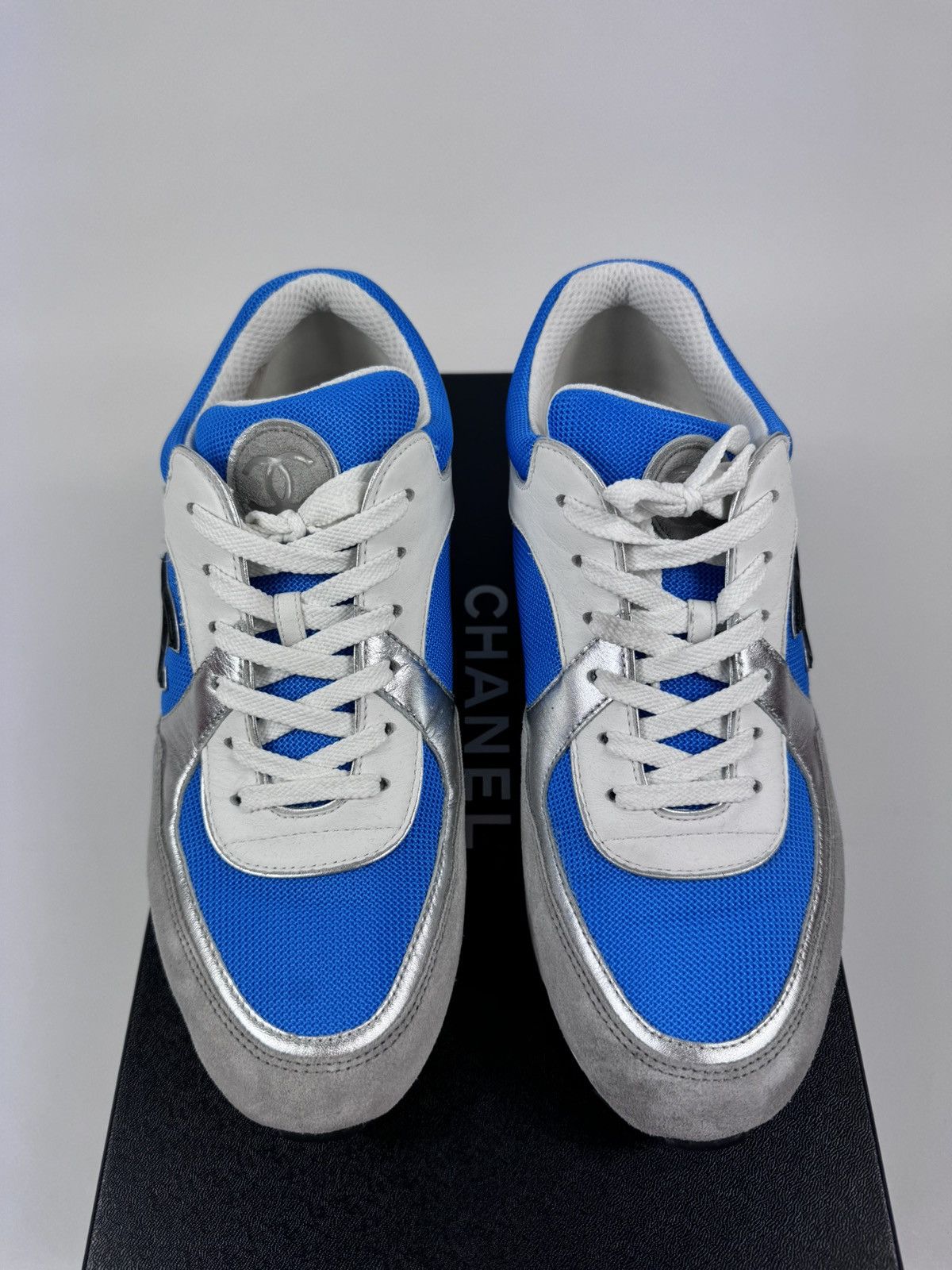 Chanel CHANEL BLUE LOGO SNEAKERS (RARE) Size US 10 / EU 43 - 2 Thumbnail