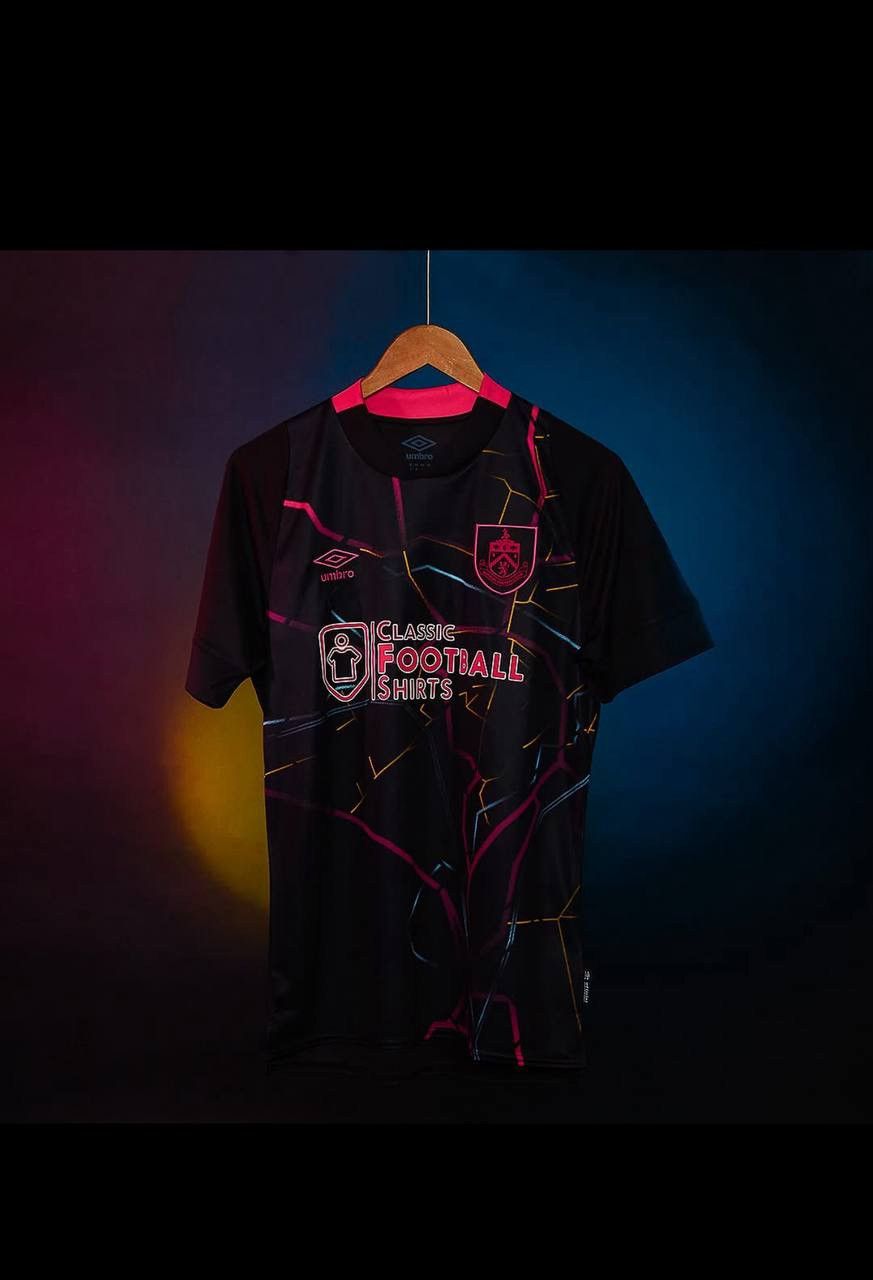 Umbro 2022/23 BURNLEY FC RARE THIRD SOCCER JERSEY FOOTBALL SHIRT Size US XL / EU 56 / 4 - 3 Thumbnail