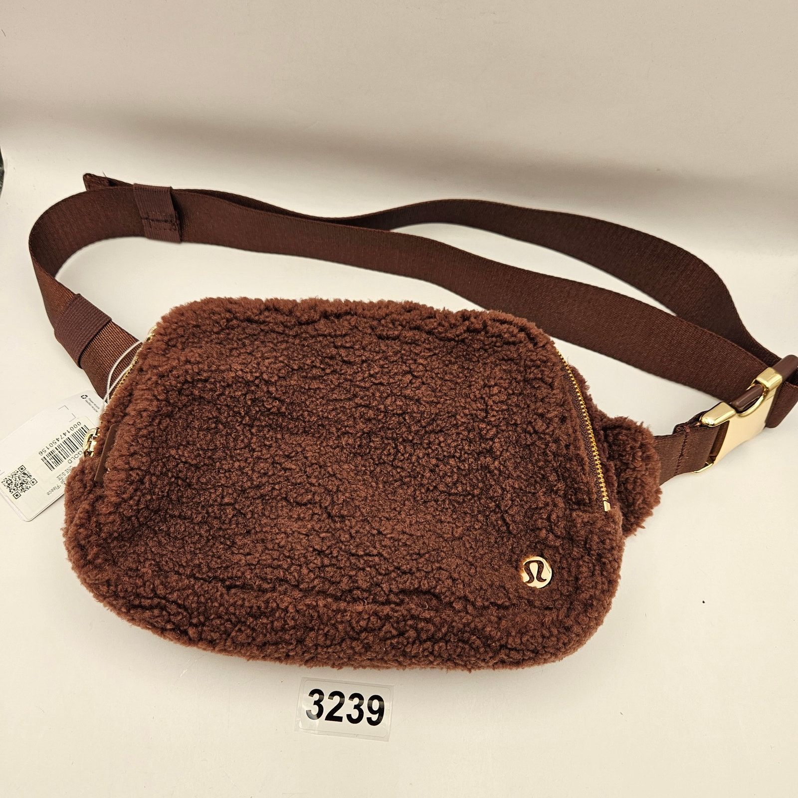 Lululemon LULULEMON EVERYWHERE BELT BAG LARGE TEDDY FLEECE BROWN NWT Size ONE SIZE - 1 Thumbnail