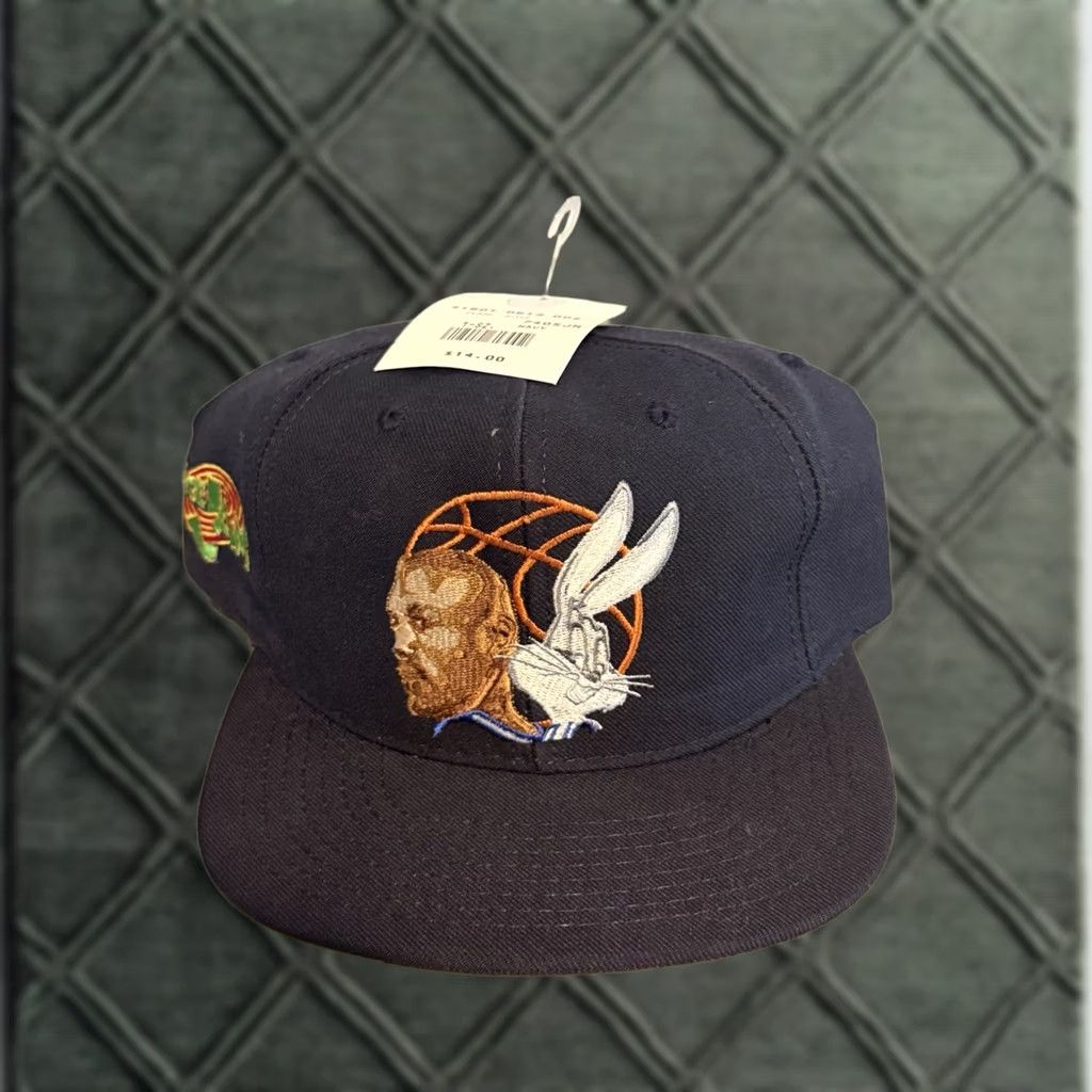 Jordan Brand VINTAGE Warner Brothers Space Jam Hat Snapback Michael Jordan Bugs Bunny Looney OSFA Blue 90s Mens Size ONE SIZE - 1 Thumbnail