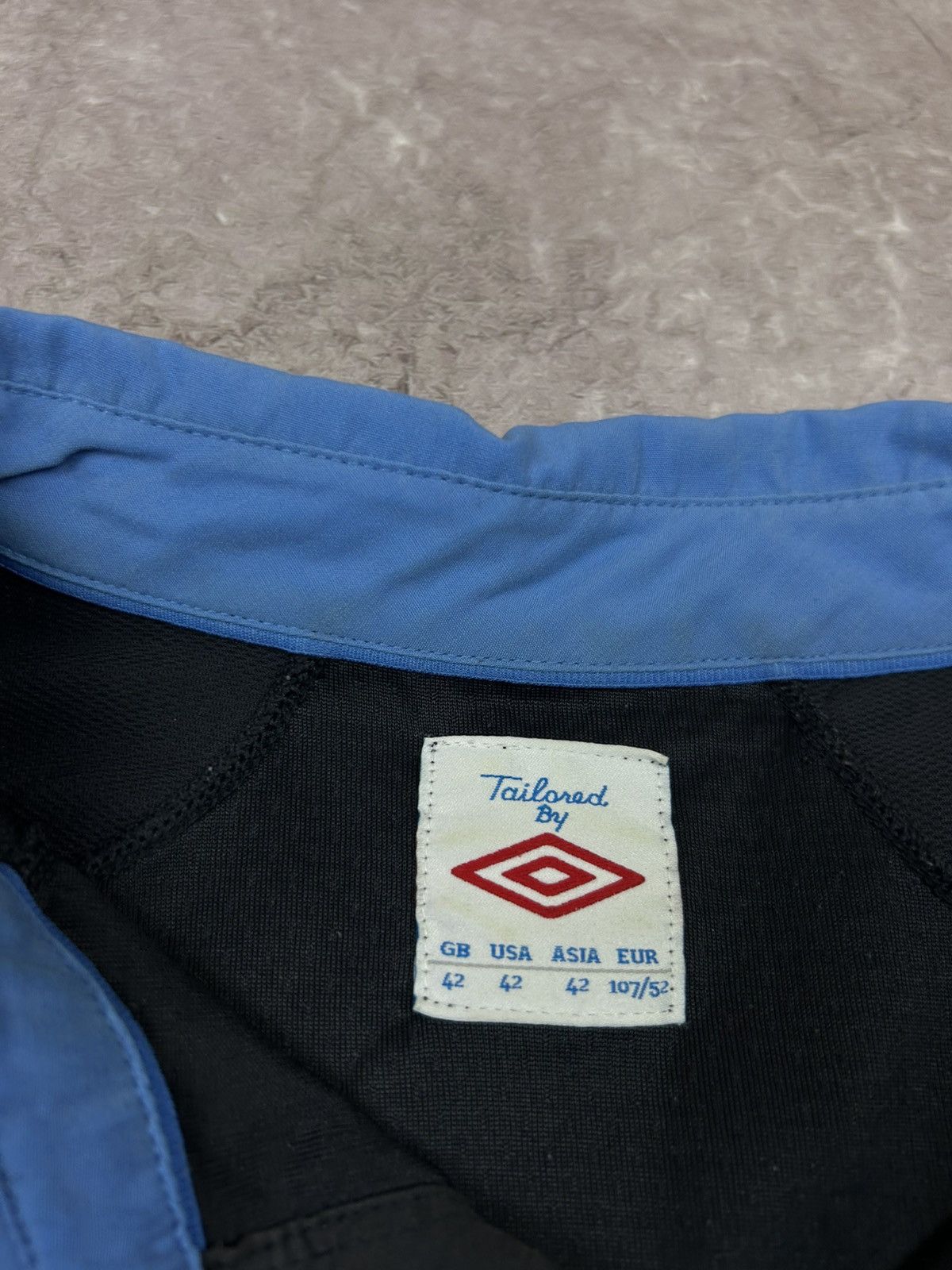 Umbro Soccer Jersey Umbro England long sleeve Size L Size US L / EU 52-54 / 3 - 3 Thumbnail