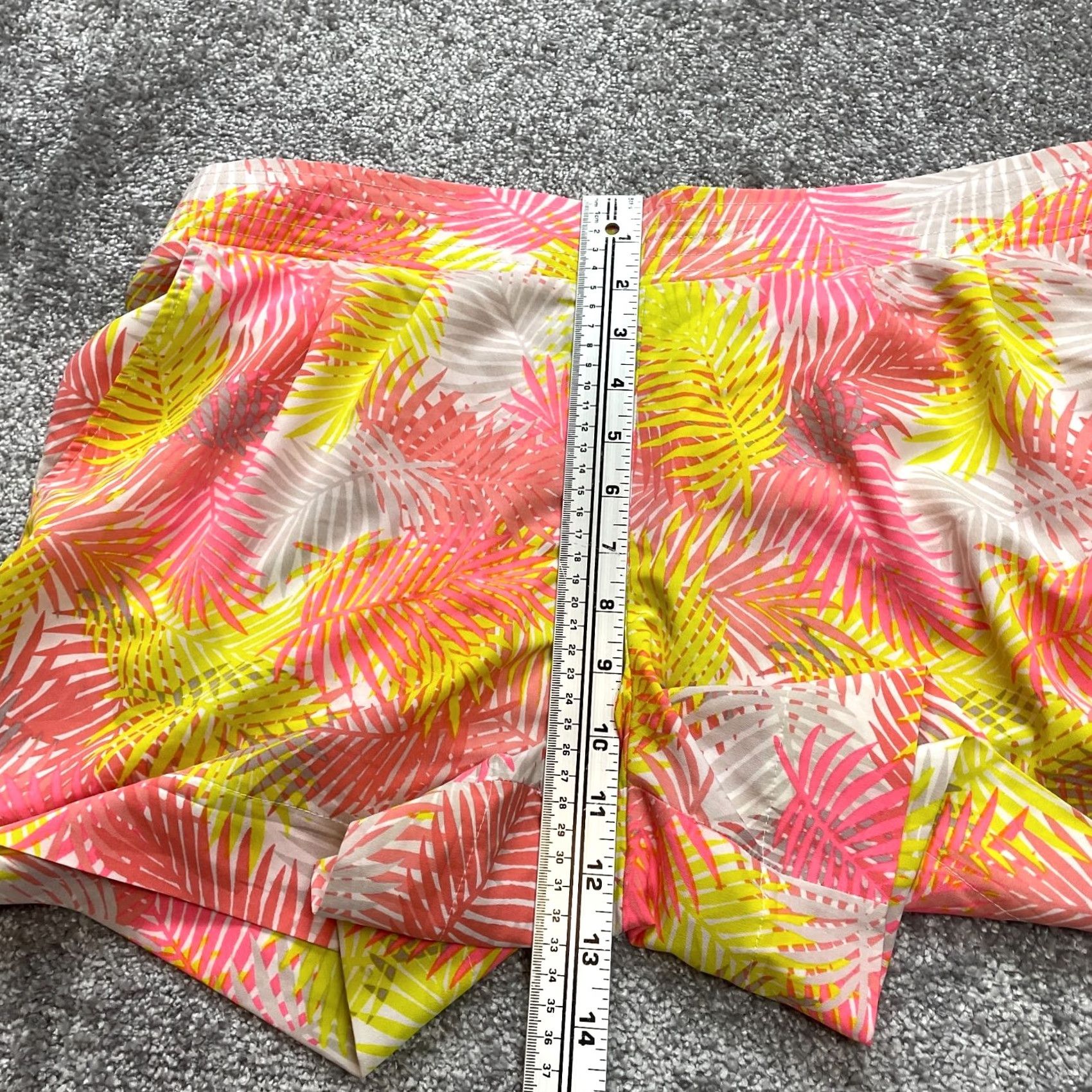Vintage HeartSoul Shorts Womens 1X Pink Yellow Elastic Waist Light Stretch Tropic Paisley Casual Short Pants Size 25" / US 0 / IT 36 - 4 Thumbnail
