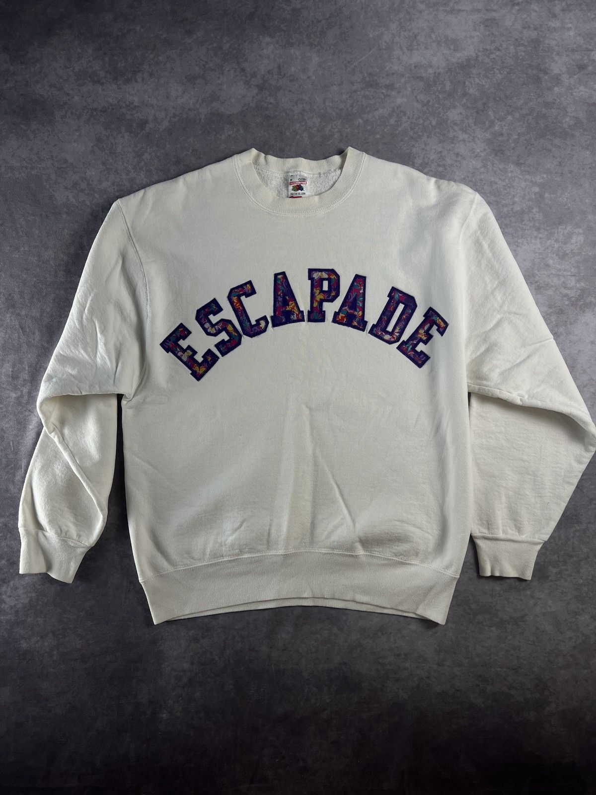 Fruit Of The Loom Vintage ESCAPADE Crewneck Sweatshirt - Made in USA - Size M Size US M / EU 48-50 / 2 - 1 Thumbnail