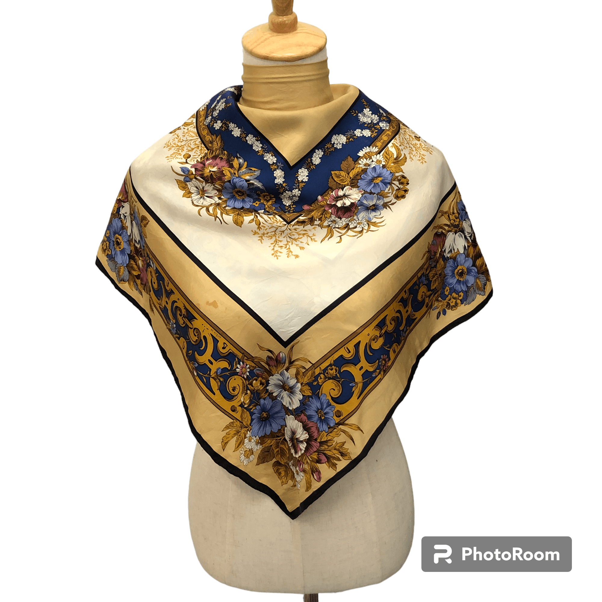 Japanese Brand Vintage Luxury Floral Silk Scarf M256 Size ONE SIZE - 1 Thumbnail
