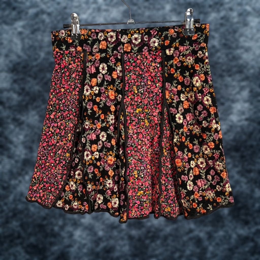 Zara Zara Womens Skirt Short Mini Floral Ruffled Black Pink Casual Party/Cocktail Size S Adult Womens Small Size 28" / US 6 / IT 42 - 1 Thumbnail