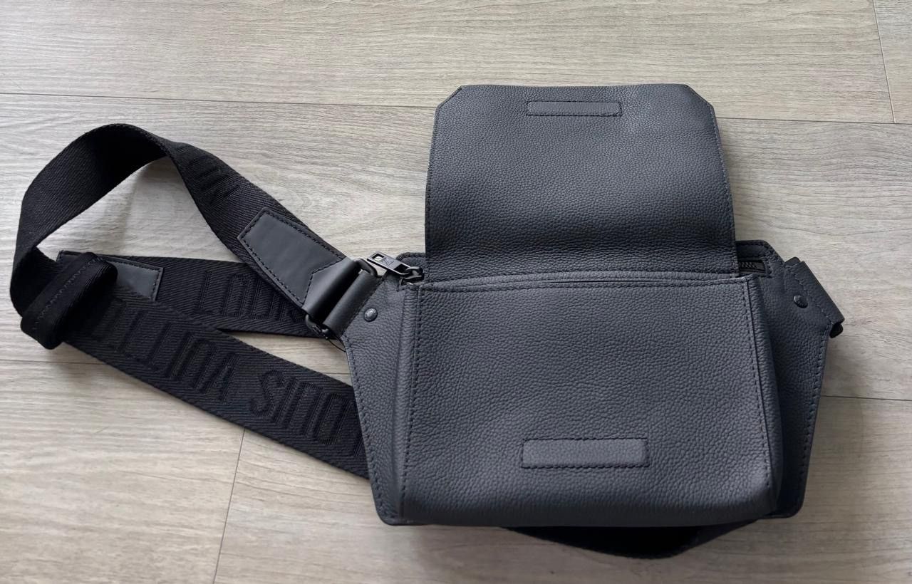 Louis Vuitton Louis Vuitton Black Aerogram Bag Size ONE SIZE - 3 Thumbnail