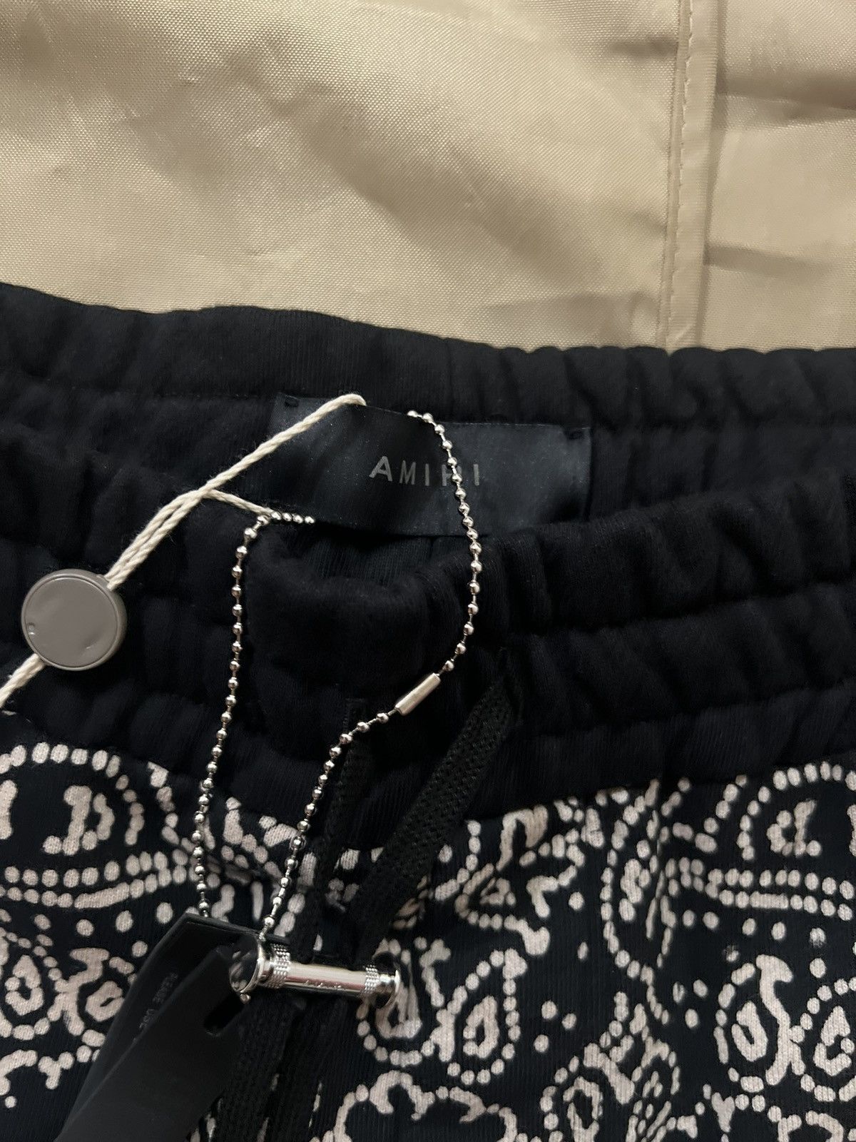 Amiri Amiri Black Bandana Bleach Sweatpants size L Size US 34 / EU 50 - 2 Thumbnail