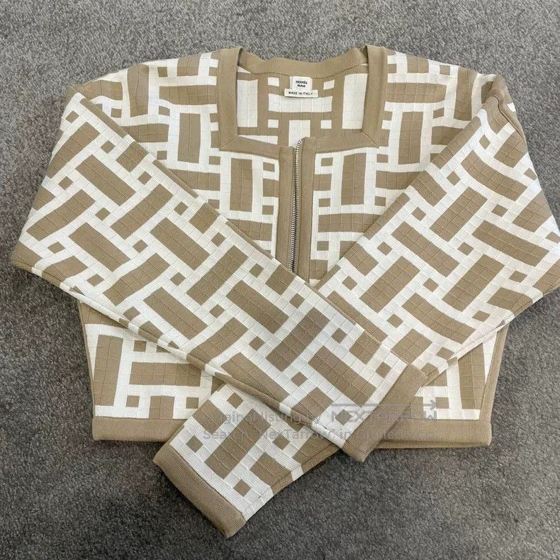 Hermes Hermes Toast Beige Square Neck Short Jacket Size XS / US 0-2 / IT 36-38 - 1 Thumbnail