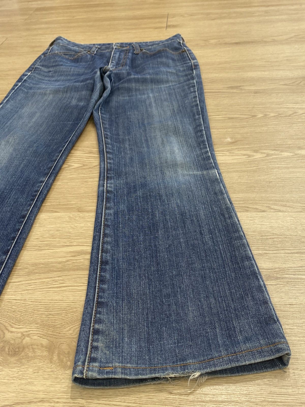 Uniqlo Uniqlo Japanese Brand Flare Blue Wash Style Jeans Size US 27 - 6 Thumbnail