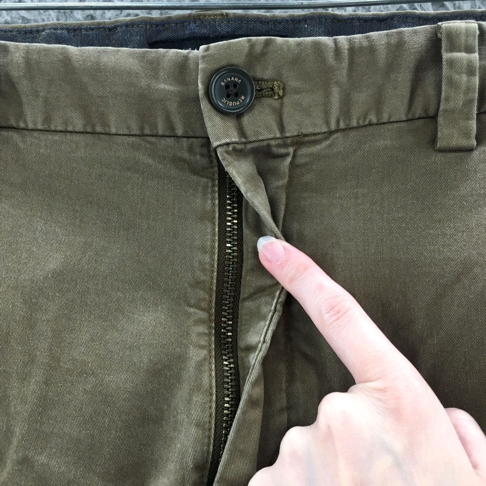 Banana Republic Banana Republic Fulton Skinny Chino Pants Mens 35x32 Green Button Dropdown Size US 35 - 3 Thumbnail