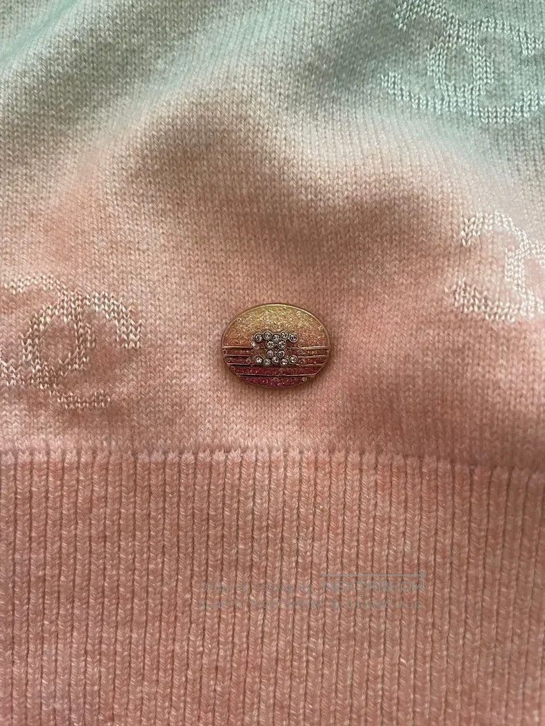 Chanel Chanel 24 spring and summer rainbow logo dark pattern knit Size XXS / US 00 / IT 34 - 6 Thumbnail