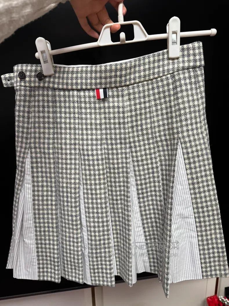 Thom Browne Thom Browne Woolen Pleated Skirt Size 26" / US 2 / IT 38 - 2 Thumbnail