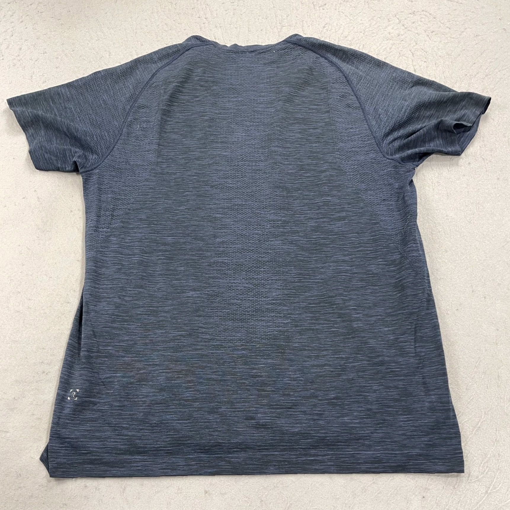Lululemon Lululemon Shirt Mens Large Blue Heather Performance Gym Stretch Metal Vent Lift Size US L / EU 52-54 / 3 - 4 Thumbnail