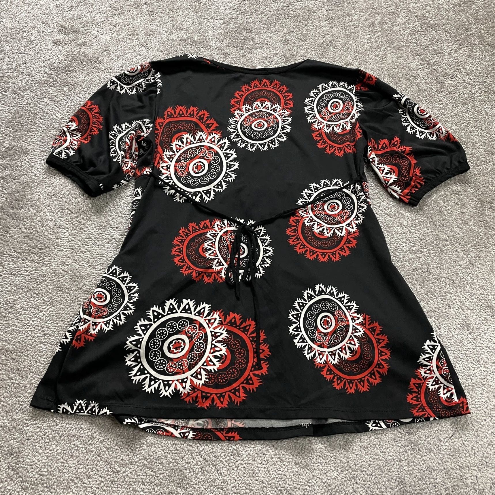 Vintage Urban Rose Blouse Shirt Juniors XL Black Geometric Short Sleeve Belted Scoop Neck Tunic Style Womens Size XL / US 12-14 / IT 48-50 - 2 Thumbnail