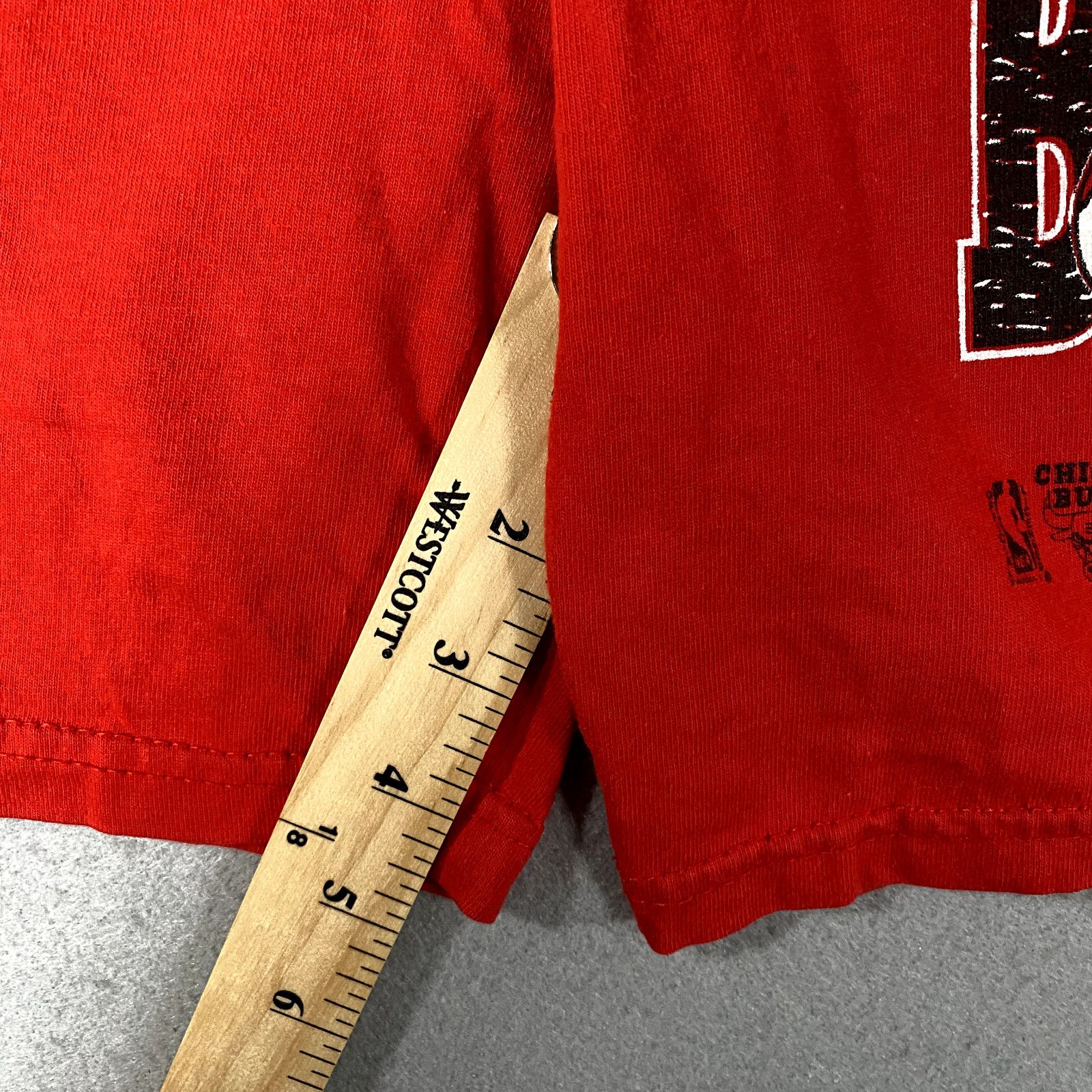 Other Vtg Chicago Bulls Athletic Shorts Red USA Youth Large 14/16 Size US 26 / EU 42 - 5 Thumbnail