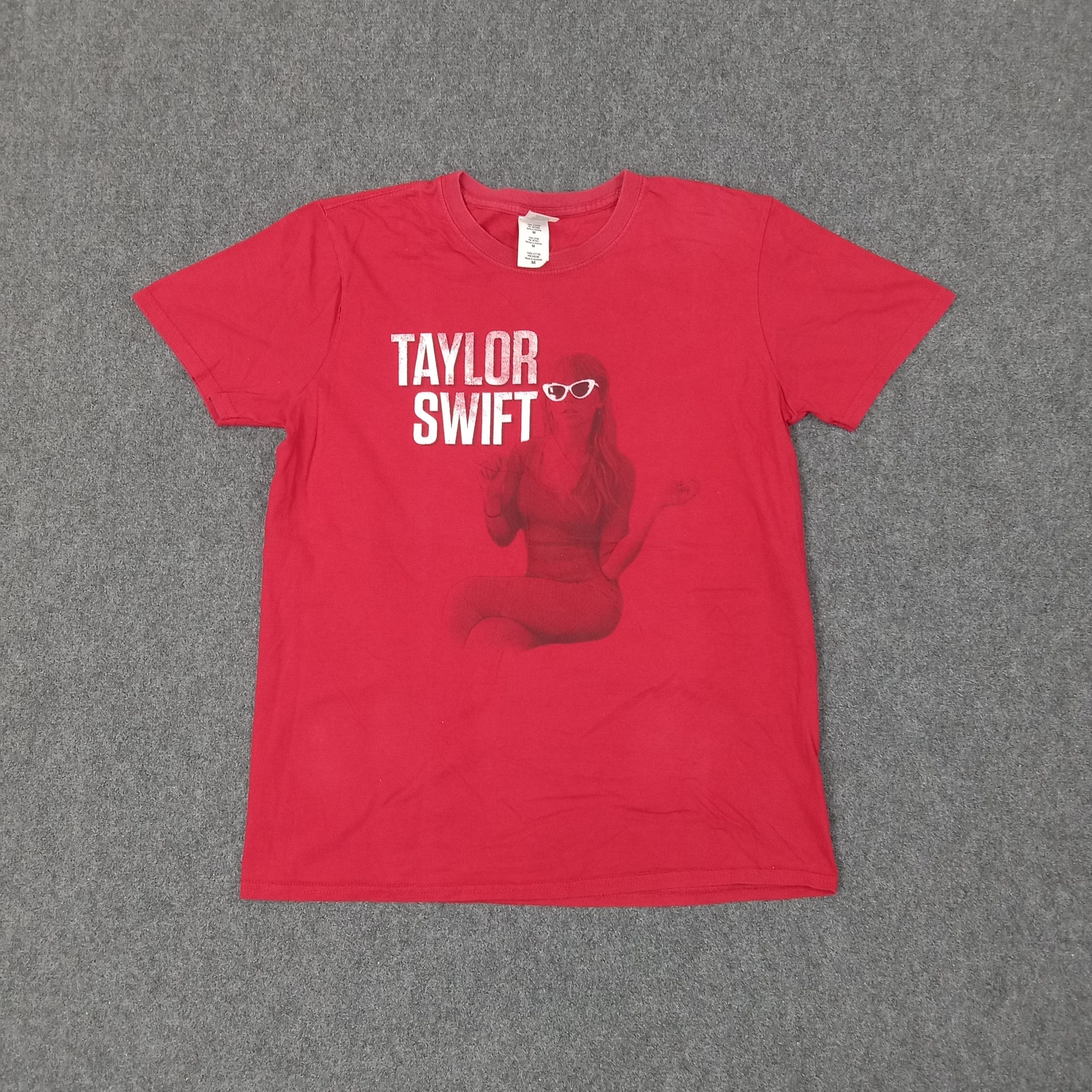 Band Tees Taylor Swift American Singer Songwriter Tshirt Size US M / EU 48-50 / 2 - 1 Thumbnail