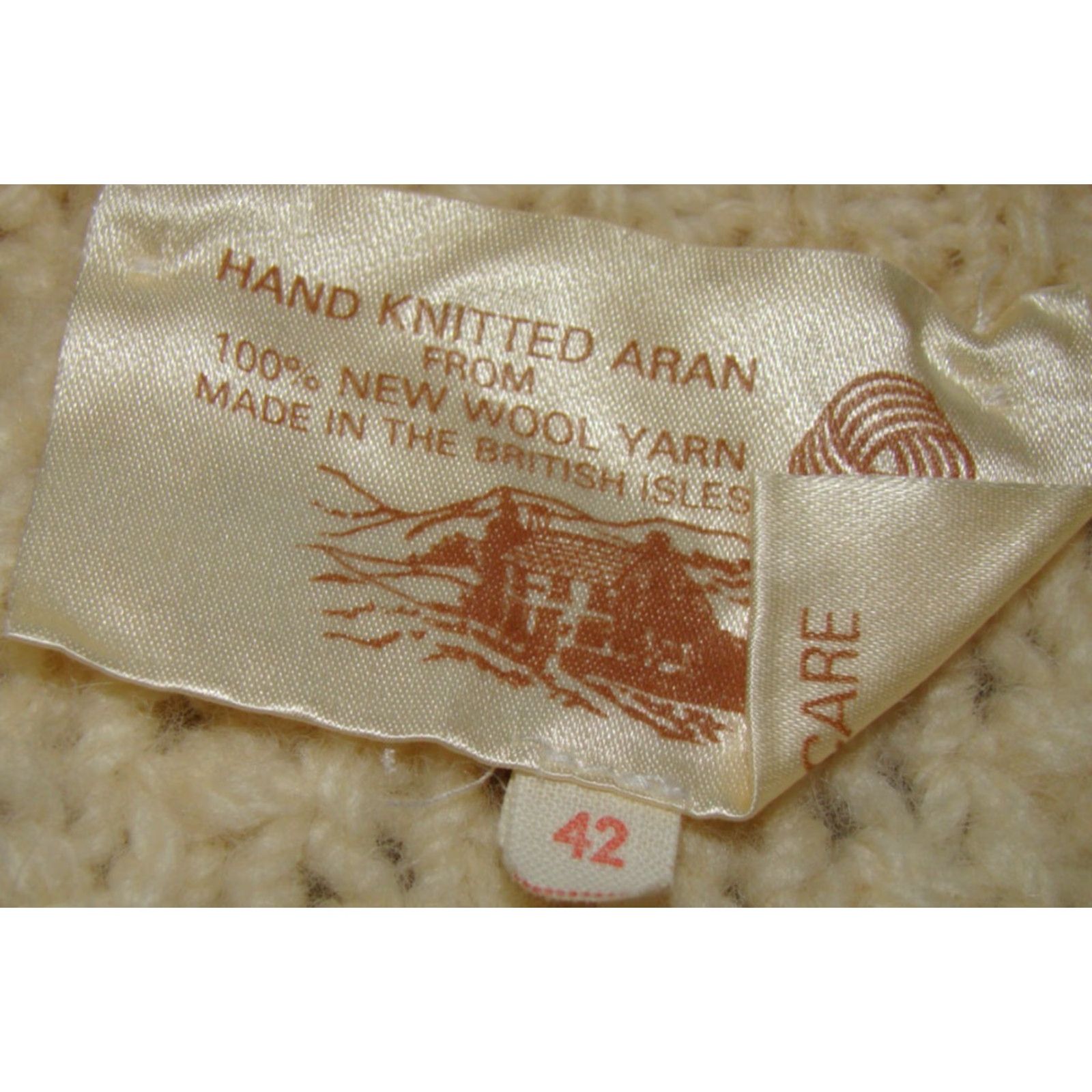Vintage VINTAGE Aran Sweater Mens 42 Wool Cream Crew Neck Long Sleeve Chunky Knit Hand Knitted Size US XL / EU 56 / 4 - 3 Thumbnail