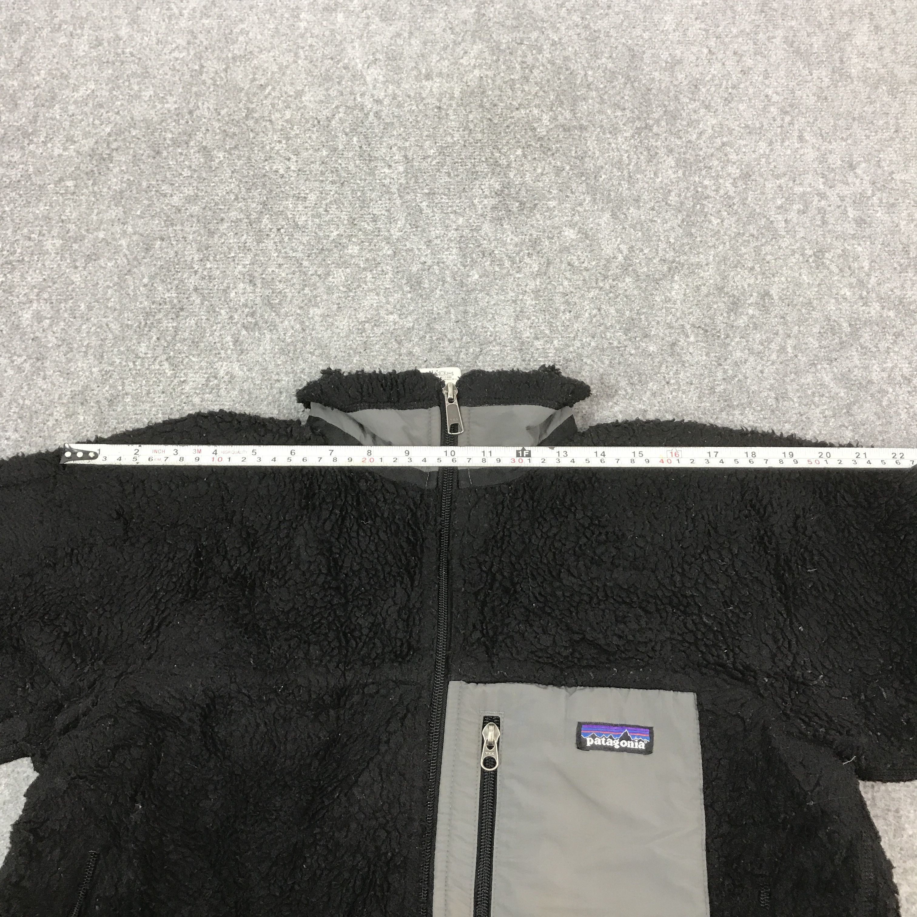 Patagonia Vintage Patagonia Black Fleece Zipper Jacket Size US XS / EU 42 / 0 - 8 Thumbnail