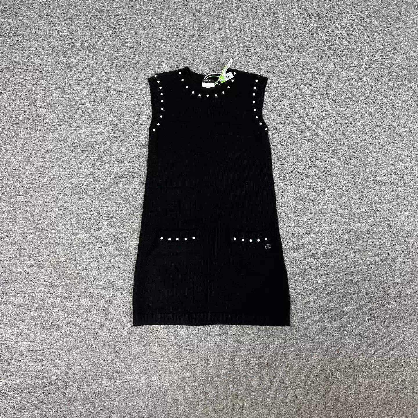 Chanel Chanel Enamel Button Pearl S/S Cashmere-Cotton Dress 34 99N Size XS / US 0-2 / IT 36-38 - 1 Thumbnail