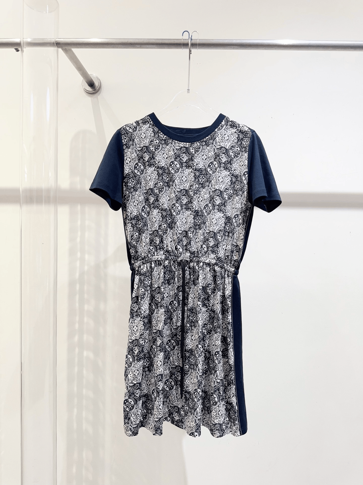 Louis Vuitton Louis Vuitton Women's Dress Size XXS / US 00 / IT 34 - 1 Thumbnail