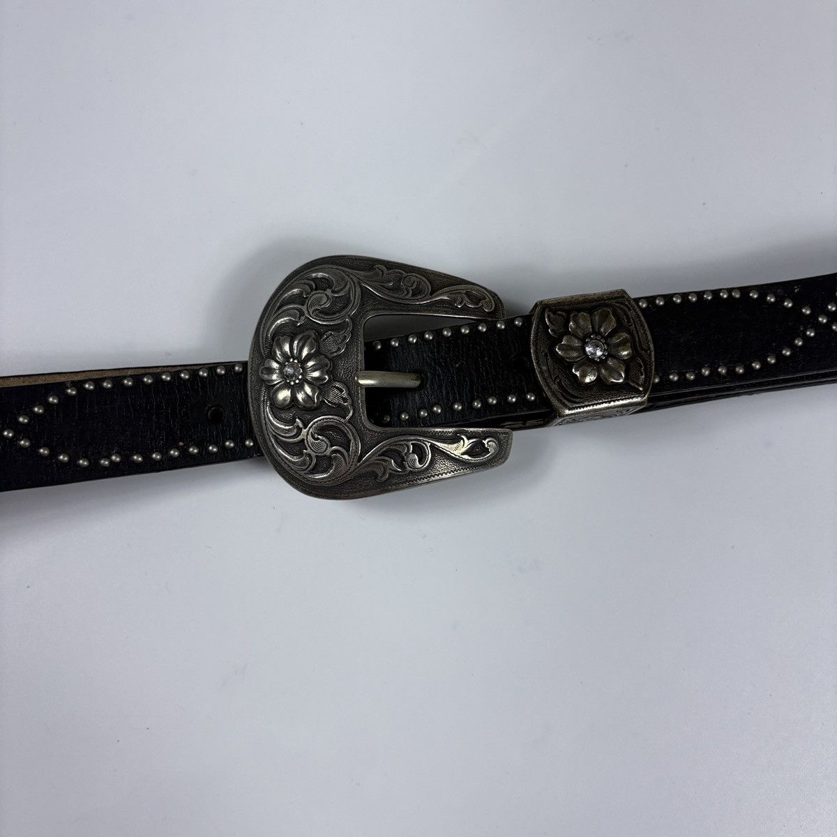 Leather Vintage studded leather belt Size ONE SIZE - 3 Thumbnail