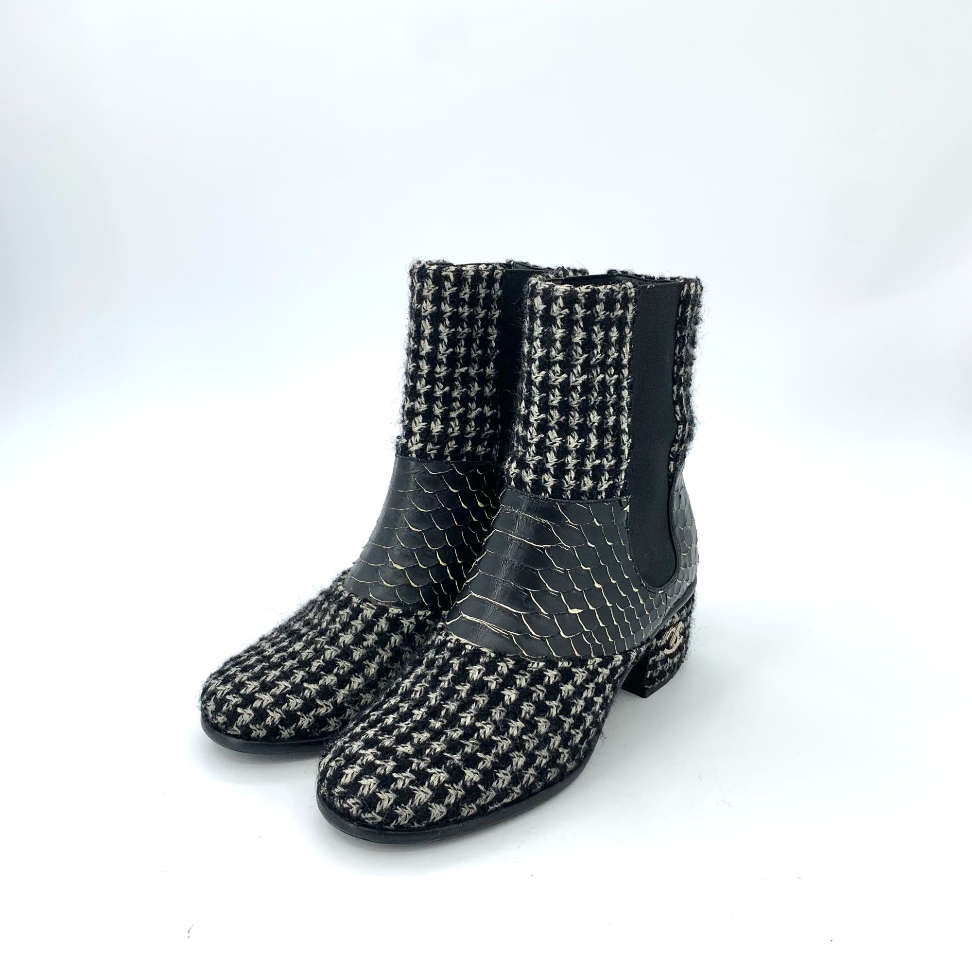 Chanel Chanel Womens Tweed & Leather Boots Size 35.5 Made In Italy Size US 5 / IT 35 - 8 Thumbnail