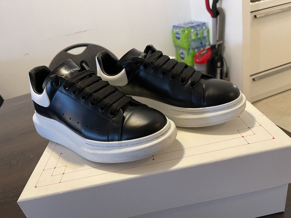 Alexander McQueen Oversized Alexander Maqueen sneaker Size US 7.5 / EU 40-41 - 2 Thumbnail