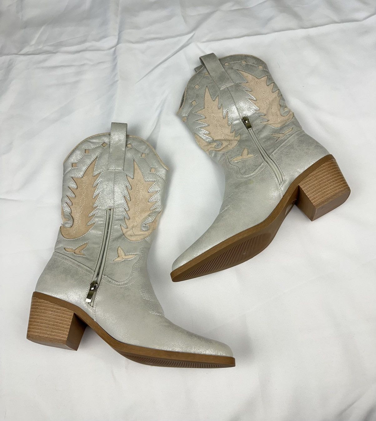 Other Women’s Cowboy biker Western ankle boots Silver 8.5US/40 Eur Size US 8.5 / IT 38.5 - 4 Thumbnail