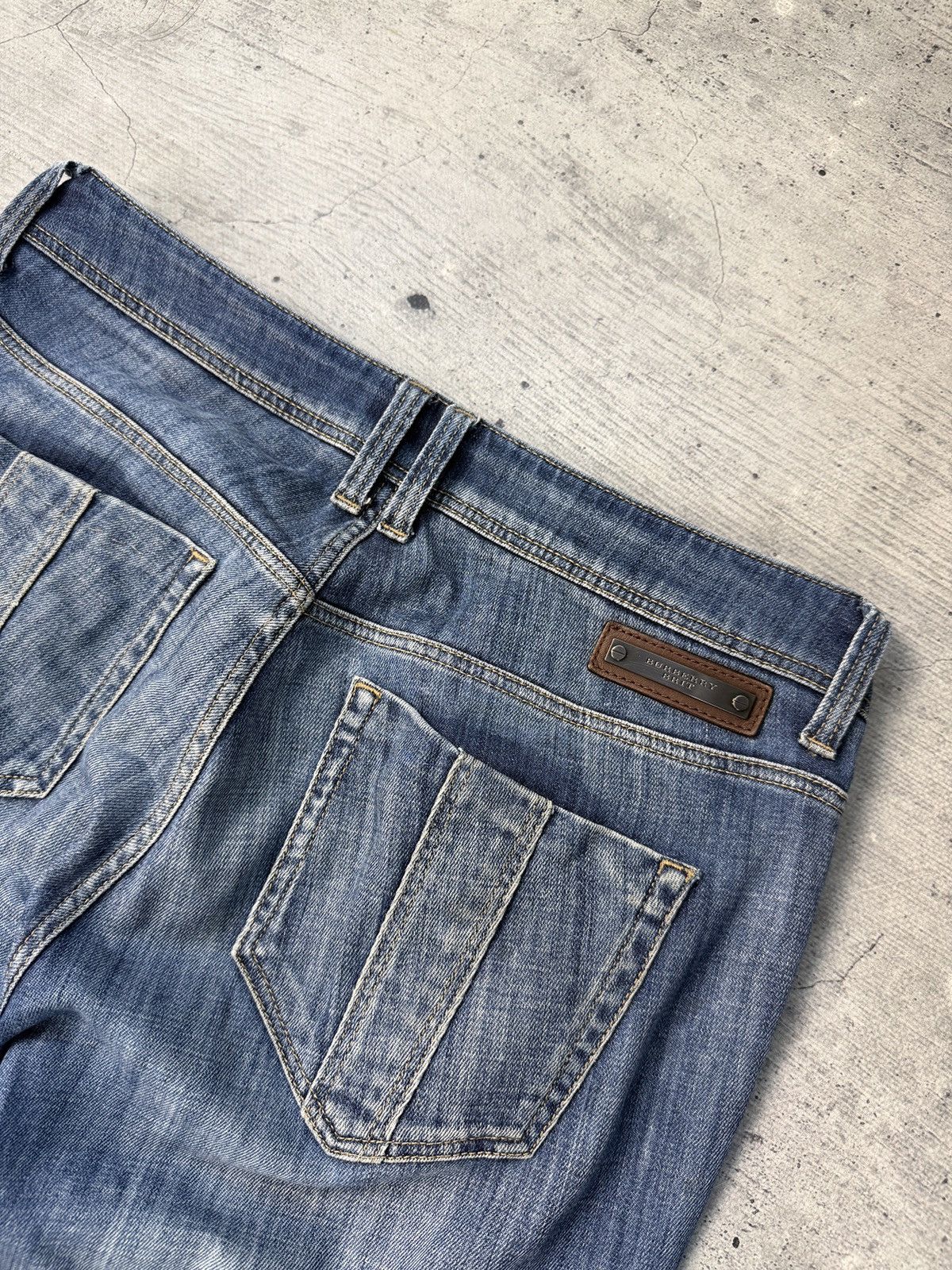 Burberry Crazy Slim fit Burberry Brit jeans Size US 32 / EU 48 - 3 Thumbnail