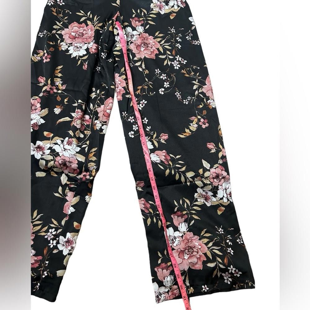 Lulus Lulus l NWT Black Satin Floral One-Shoulder Jumpsuit Small Size 28" / US 6 / IT 42 - 5 Thumbnail